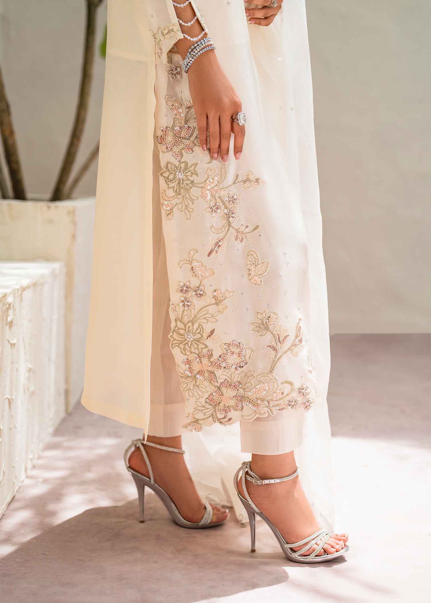 Evelyn Off-white Female Luxury Dress