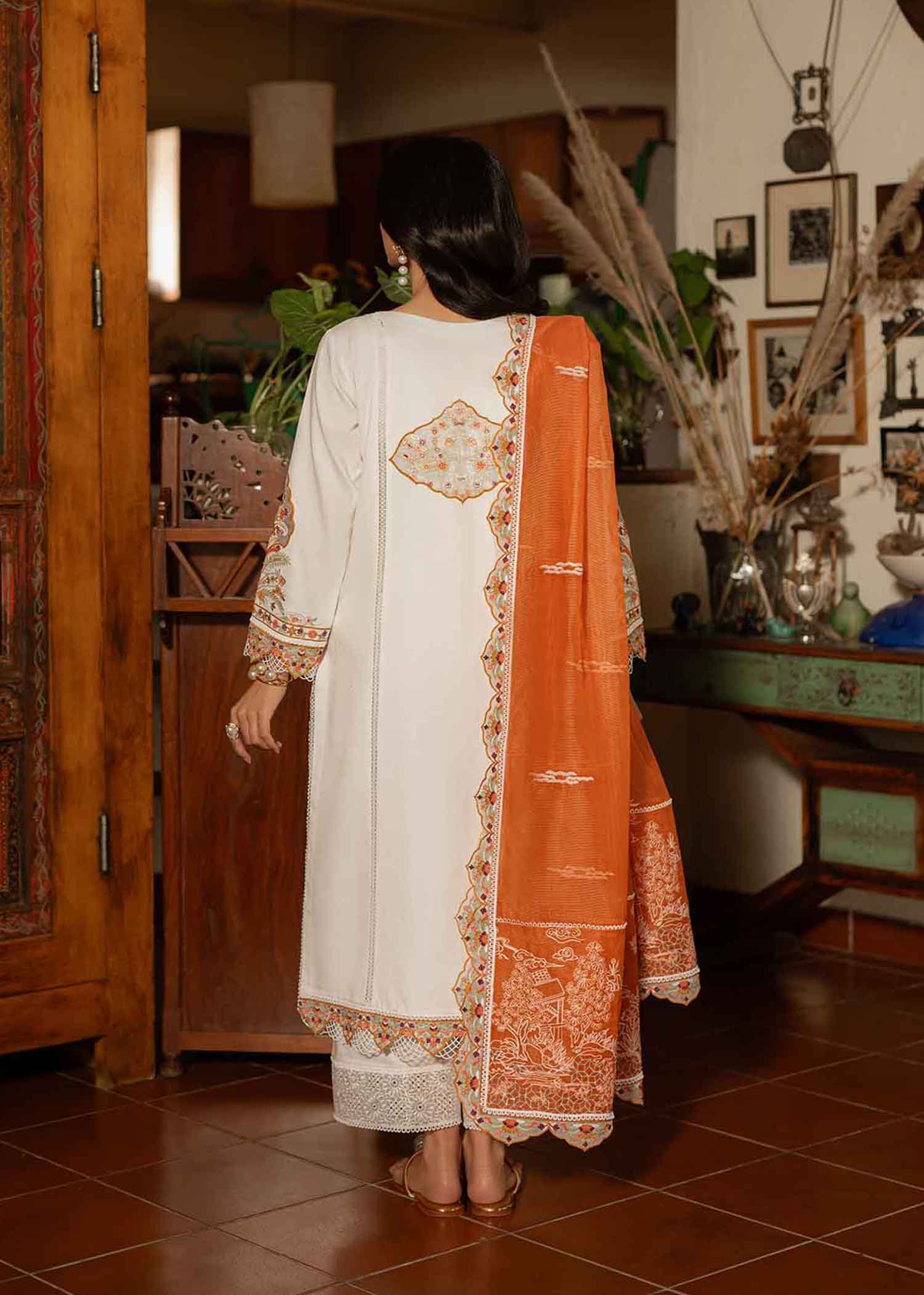 3 PIECE EMBROIDERED AMBER WHITE -JEEM