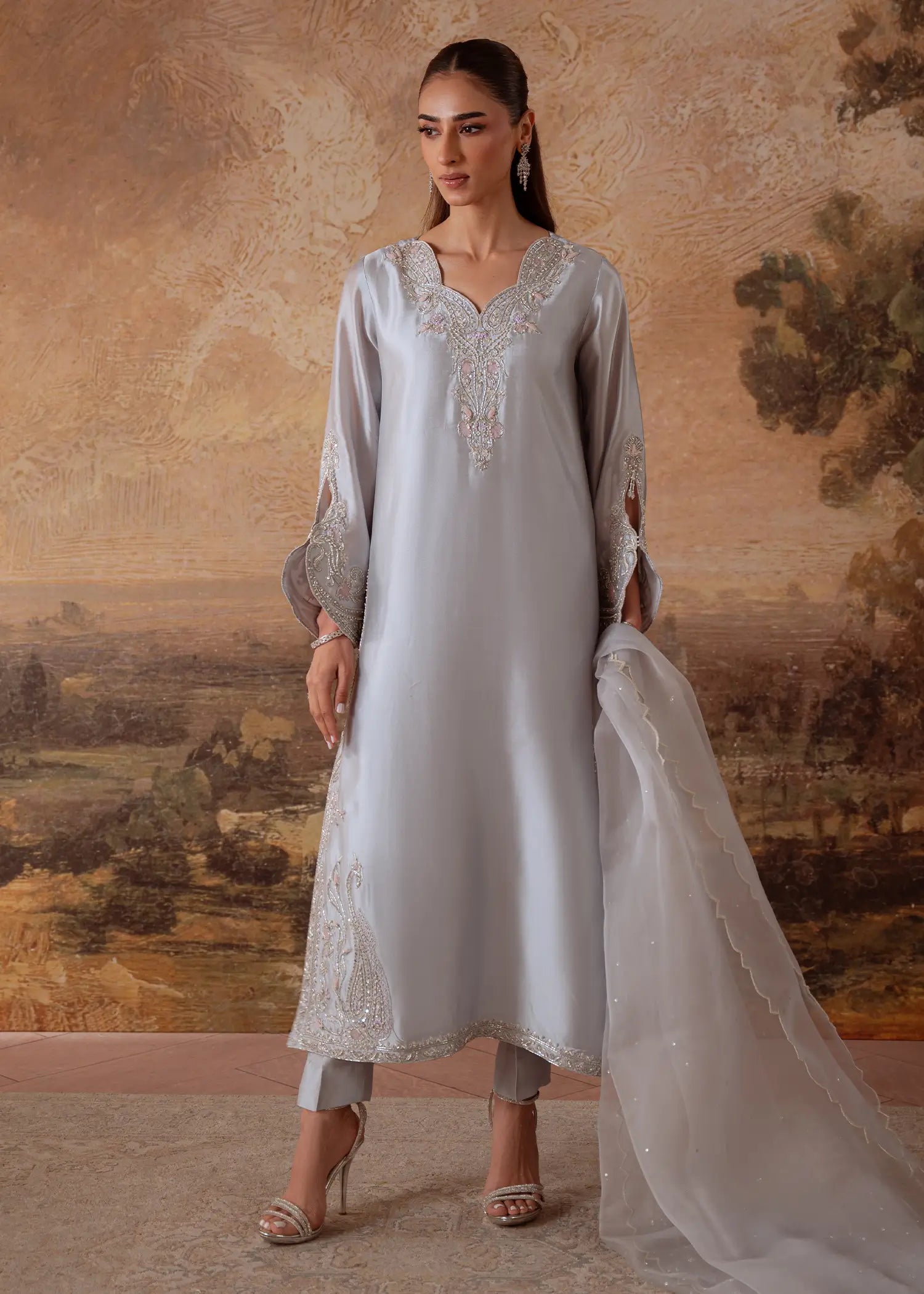 Slate Lt Grey sheesha silk kurta with scalloped embroidery