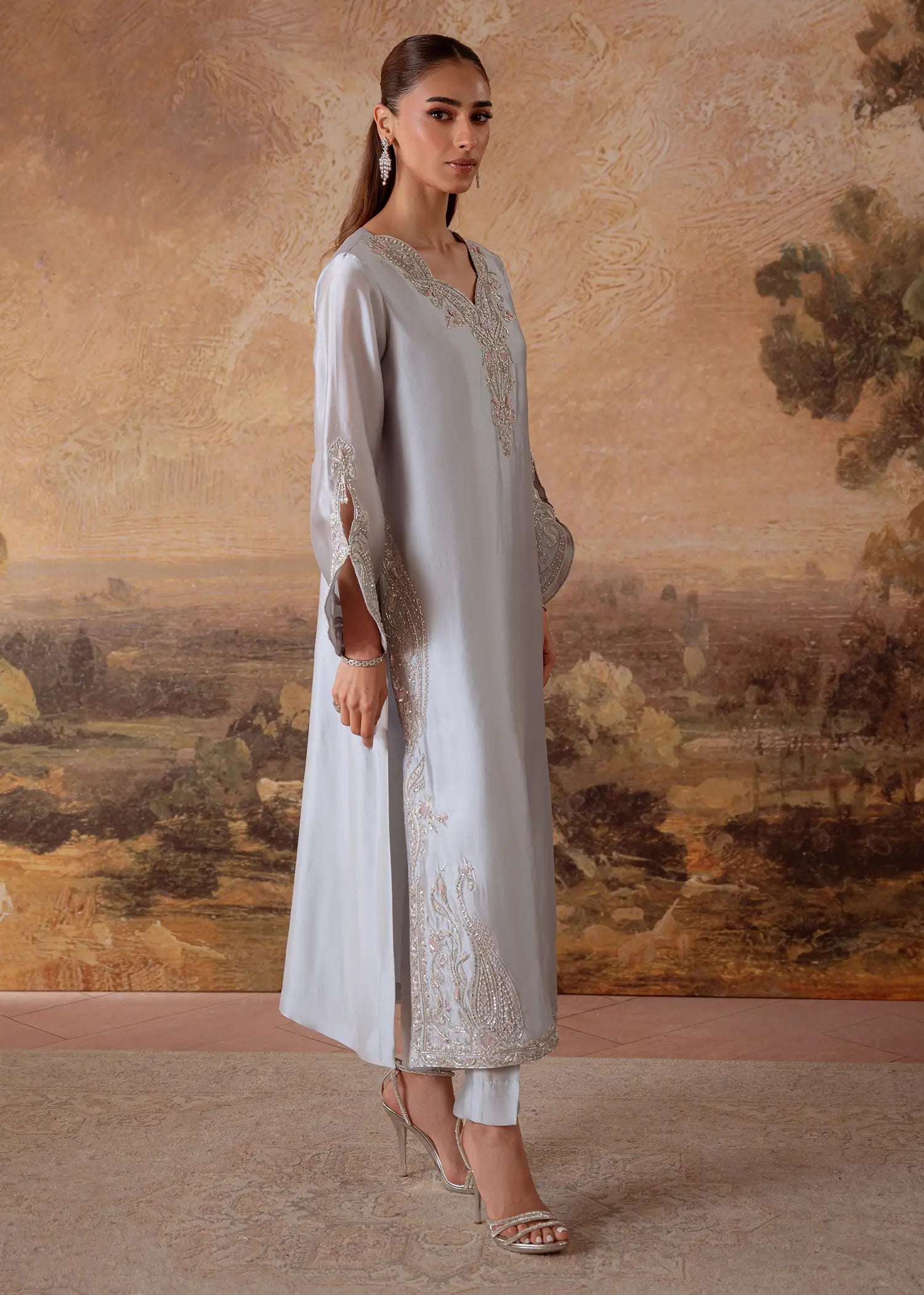 Slate Lt Grey sheesha silk kurta with scalloped embroidery